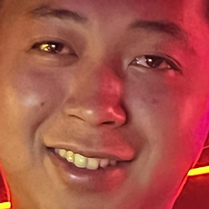 一边操逼一边打电话,操她
